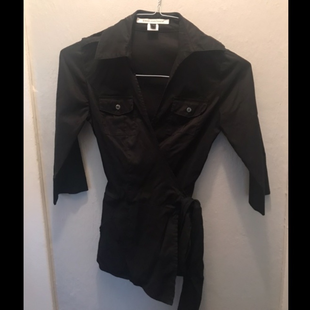 Diane Von Furstenberg black wrap top size 0